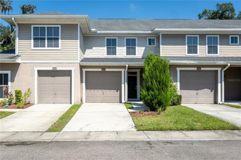 8204 Downpatrick Ct in Tampa, FL - Building Photo