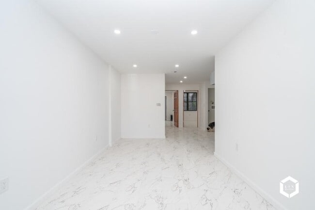 93-04 177th St in Queens, NY - Building Photo - Building Photo