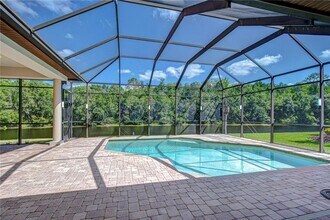 8474 Dunham Station Dr in Tampa, FL - Building Photo - Building Photo