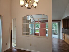 15811 NE 65th St in Redmond, WA - Building Photo - Building Photo