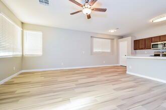 7644 Picnic St in Las Vegas, NV - Building Photo - Building Photo