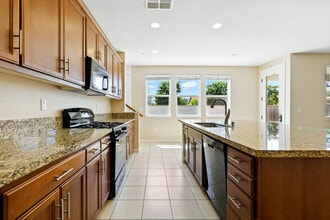 18309 Millbrook Ave in Lathrop, CA - Building Photo - Building Photo