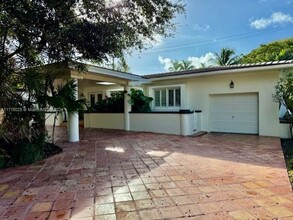 540 Perugia Ave in Coral Gables, FL - Building Photo - Building Photo