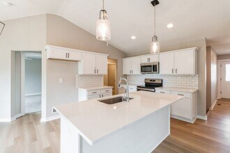 2517 NW Woodbury Dr in Ankeny, IA - Building Photo - Building Photo