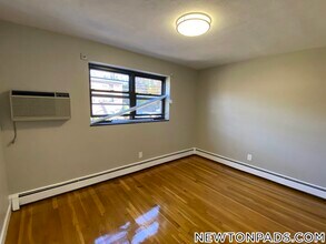 290 Grove St in Newton, MA - Building Photo - Building Photo