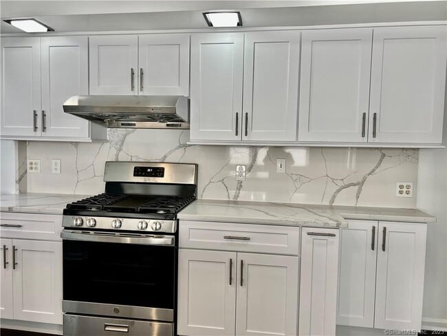 property at 826 Oldfield Road