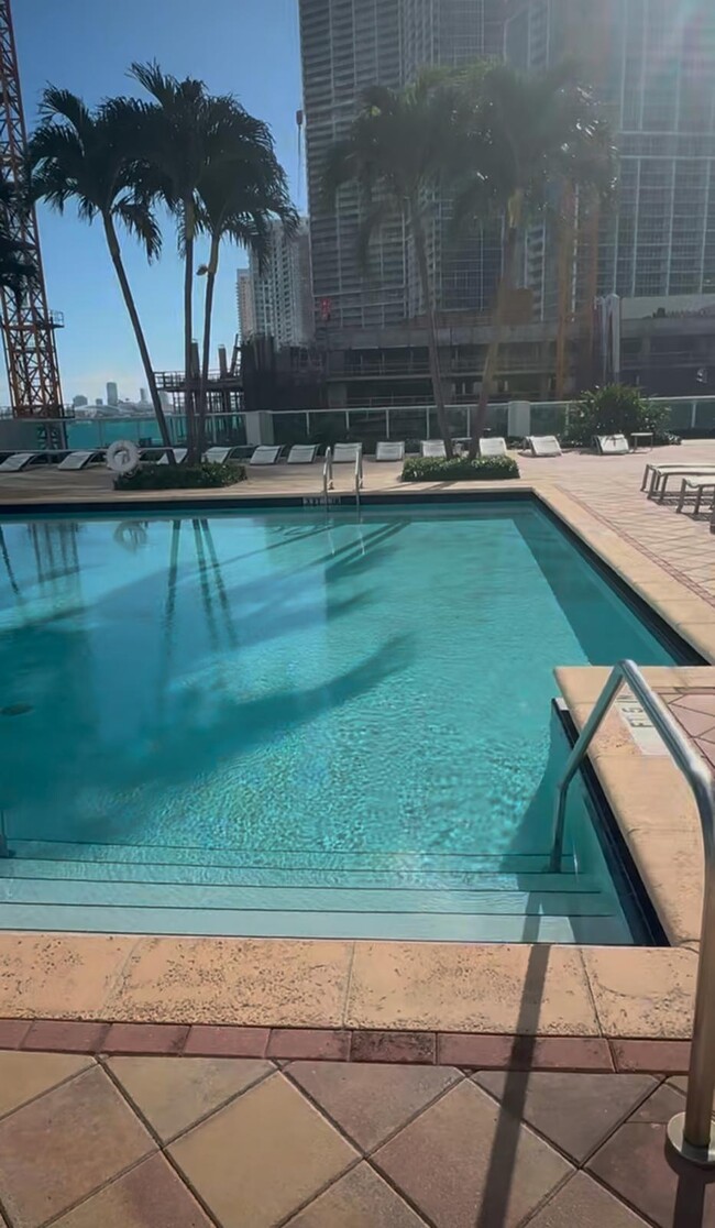 31 SE 5th St, Unit 3819 in Miami, FL - Building Photo - Building Photo