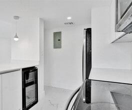 606 NW 107th Ave, Unit 2C in Miami, FL - Building Photo - Building Photo