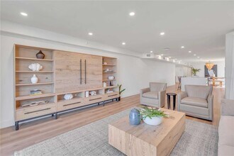 5611 Gulf of Mexico Dr in Longboat Key, FL - Foto de edificio - Building Photo