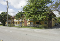 Pioneer Apartments in North Miami, FL - Foto de edificio - Building Photo