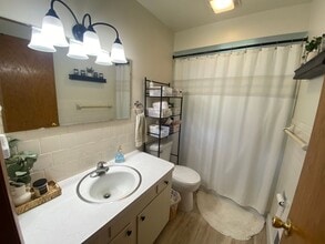 968 Grove St in Menasha, WI - Building Photo - Building Photo