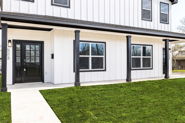 600 Kimbro St in Taylor, TX - Building Photo - Building Photo