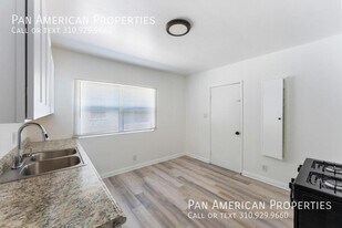 546 W D St in Ontario, CA - Building Photo