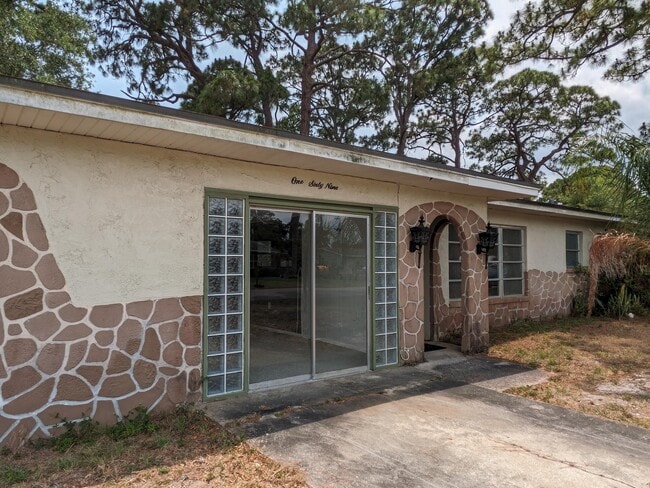 169 Pinecrest St in Titusville, FL - Building Photo - Building Photo