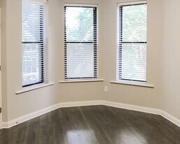 2730 N Wayne Ave, Unit 2730-2 in Chicago, IL - Building Photo