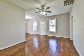 6657 Stearns St in Houston, TX - Building Photo - Building Photo