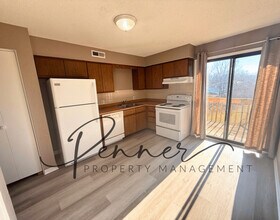 3268 NW Mill Dr in Blue Springs, MO - Building Photo - Building Photo