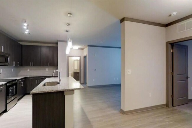 185 Cliftwood Dr NE in Sandy Springs, GA - Building Photo - Building Photo