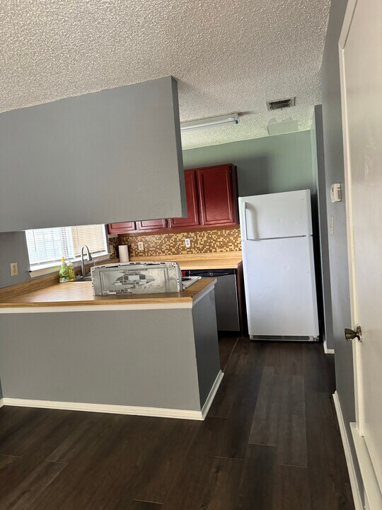 6227 Valley King in San Antonio, TX - Building Photo