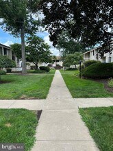 8-8-z-8 Avon Dr in East Windsor, NJ - Building Photo - Building Photo