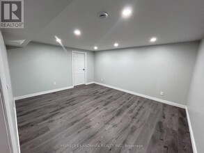 47 Gentry Crescent in Richmond Hill, ON - Building Photo - Building Photo