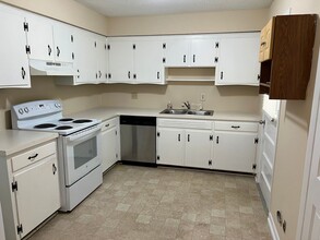 717 Grove Ave in Raleigh, NC - Building Photo - Building Photo