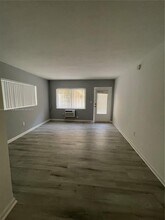 65 Washington Ave in Miami Beach, FL - Building Photo - Building Photo