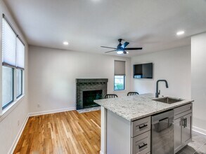 2825 W Cantey St in Fort Worth, TX - Building Photo - Building Photo