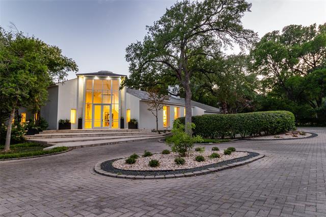 property at 4524 Park Ln