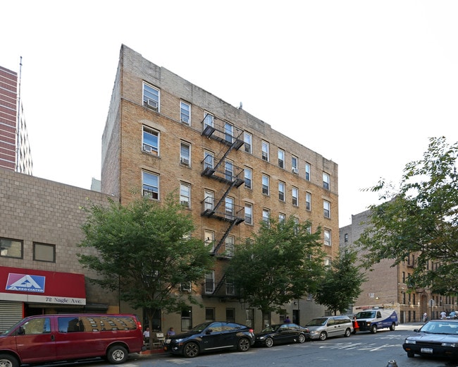 600 West 196th Street in New York, NY - Foto de edificio - Building Photo