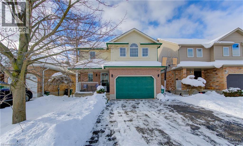 447 Brigantine Dr in Waterloo, ON - Building Photo