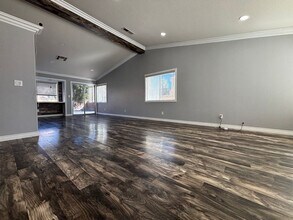 870 Centaur Ave in Las Vegas, NV - Building Photo - Building Photo