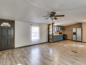 1802 Whispering Oaks St in Burleson, TX - Building Photo - Building Photo