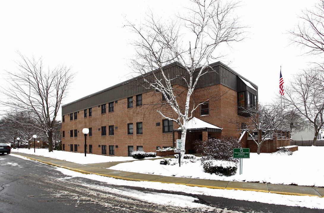 Ramsay House in Manchester, NH - Building Photo