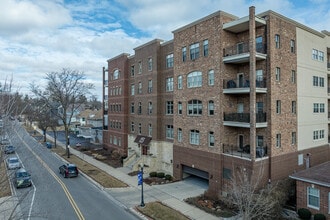 4929 Forest Ave in Downers Grove, IL - Building Photo - Primary Photo