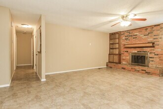 1074 Dover Mansion in Yukon, OK - Building Photo - Building Photo