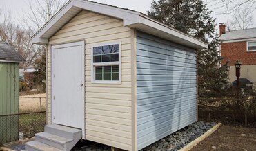 11437 Schuylkill Rd in Rockville, MD - Foto de edificio - Building Photo