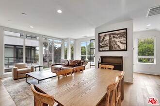 1414 1/2 N Stanley Ave in Los Angeles, CA - Building Photo - Building Photo