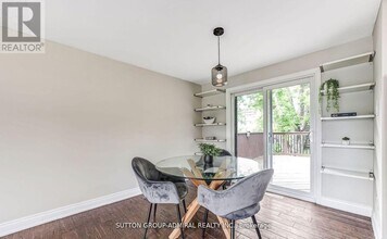 14 Chippawa Ct in Barrie, ON - Building Photo - Building Photo
