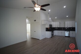 8300 Grandy St-Unit -8300 Grandy St -A in Bakersfield, CA - Building Photo - Building Photo