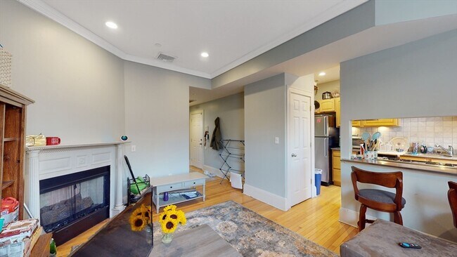 97 E Brookline St, Unit U3 in Boston, MA - Building Photo - Building Photo
