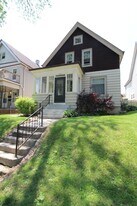 2933 N Newhall St, Unit A in Milwaukee, WI - Building Photo