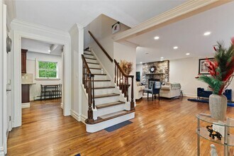 96 Warren St in Somers, NY - Foto de edificio - Building Photo