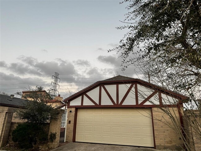 6911 Pouter Dr in Houston, TX - Building Photo - Building Photo