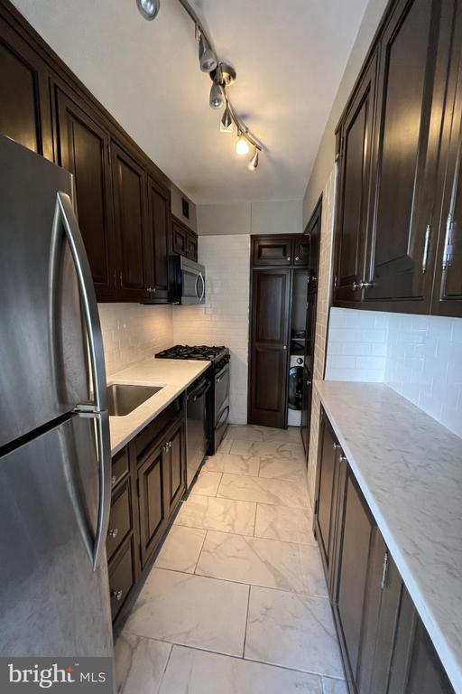 property at 1806 Rittenhouse Square