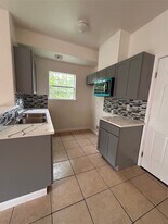 6841 Larkstone St in Houston, TX - Building Photo
