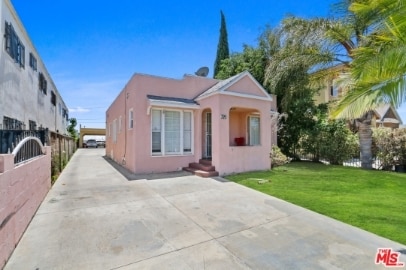 property at 320 W 89th St