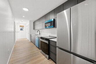 403 SW 12th Ave, Unit 4 in Miami, FL - Building Photo - Building Photo
