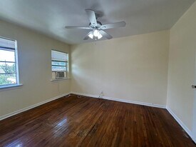 1402 Gustav St in Houston, TX - Building Photo
