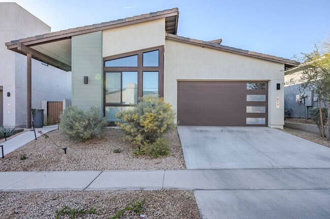 property at 819 E Hopi Trail